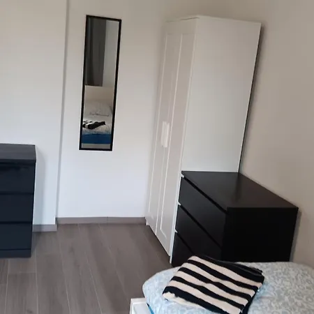 Apartamento Crew Quartier Monteurzimmer 3 Schlafzimmer Mit Küche Und Bad In Leuna Merseburgo