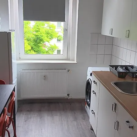 Crew Quartier Monteurzimmer 3 Schlafzimmer Mit Küche Und Bad In Leuna Merseburgo