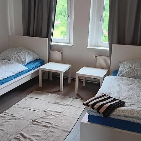 Crew Quartier All-Inclusive Monteurzimmer 3 Schlafzimmer Mit Kueche Und Bad In Merseburg Leuna *