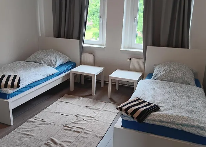 Crew Quartier All-Inclusive Monteurzimmer 3 Schlafzimmer Mit Kueche Und Bad In Merseburg Leuna *